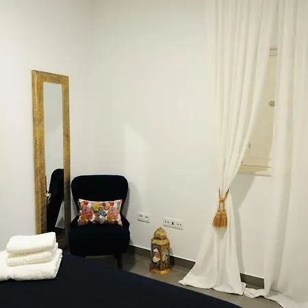 Luz Del Faro Apartment *