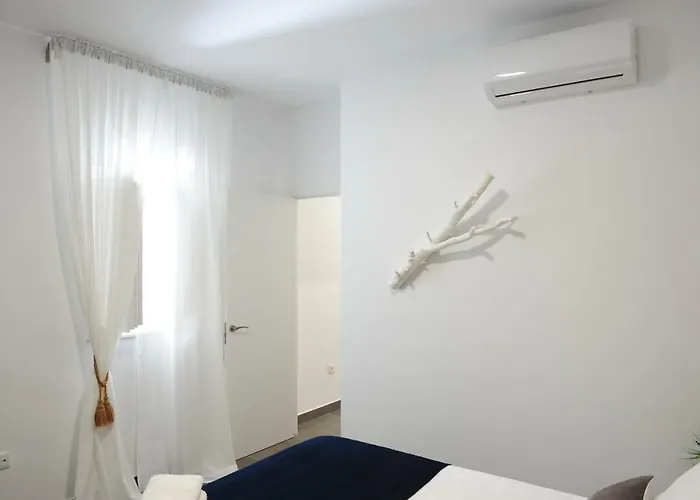 Luz Del Faro カディス